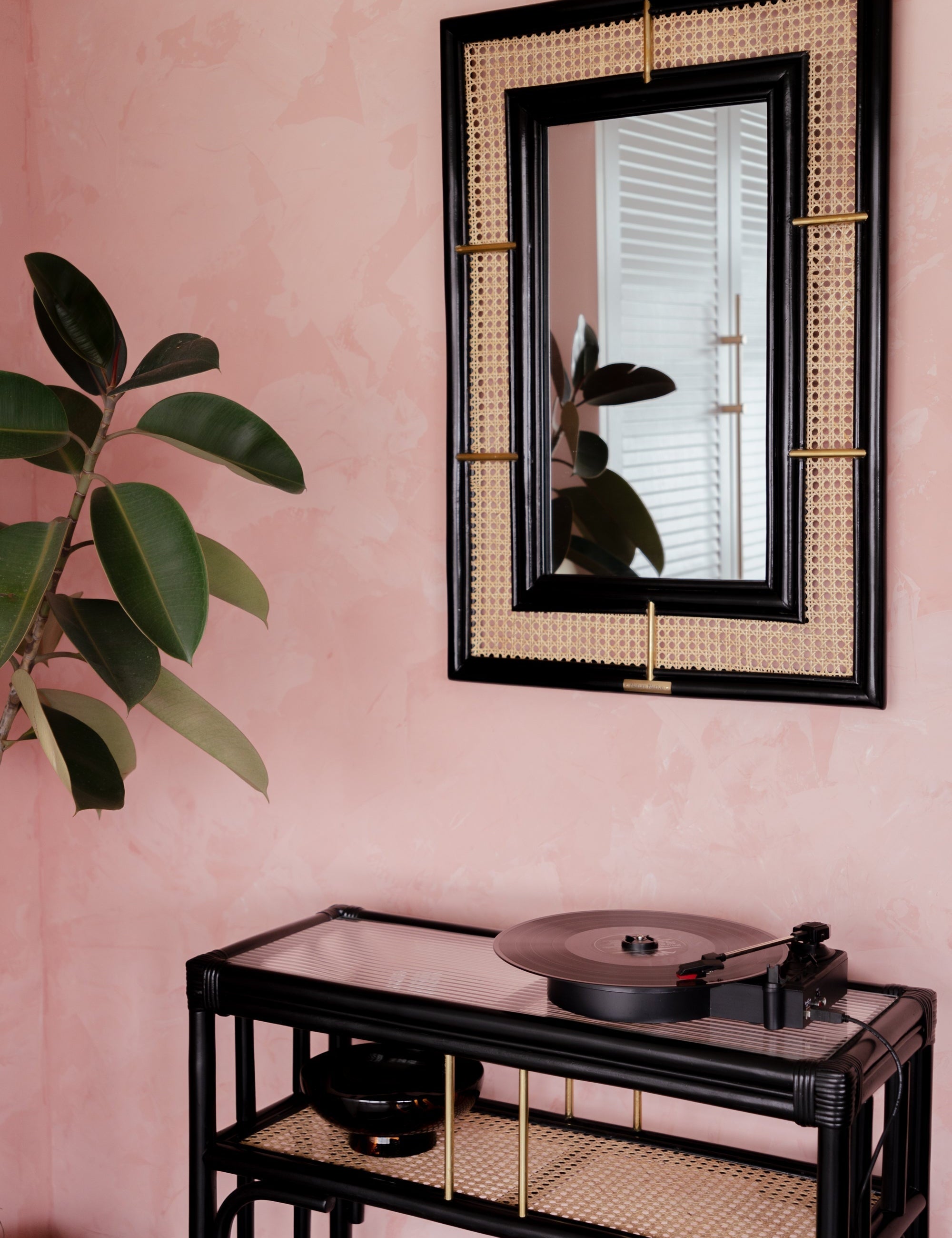 Dreamy Days, Summer Haze: An Ode to Slowing Down at Home with Natural Beauty