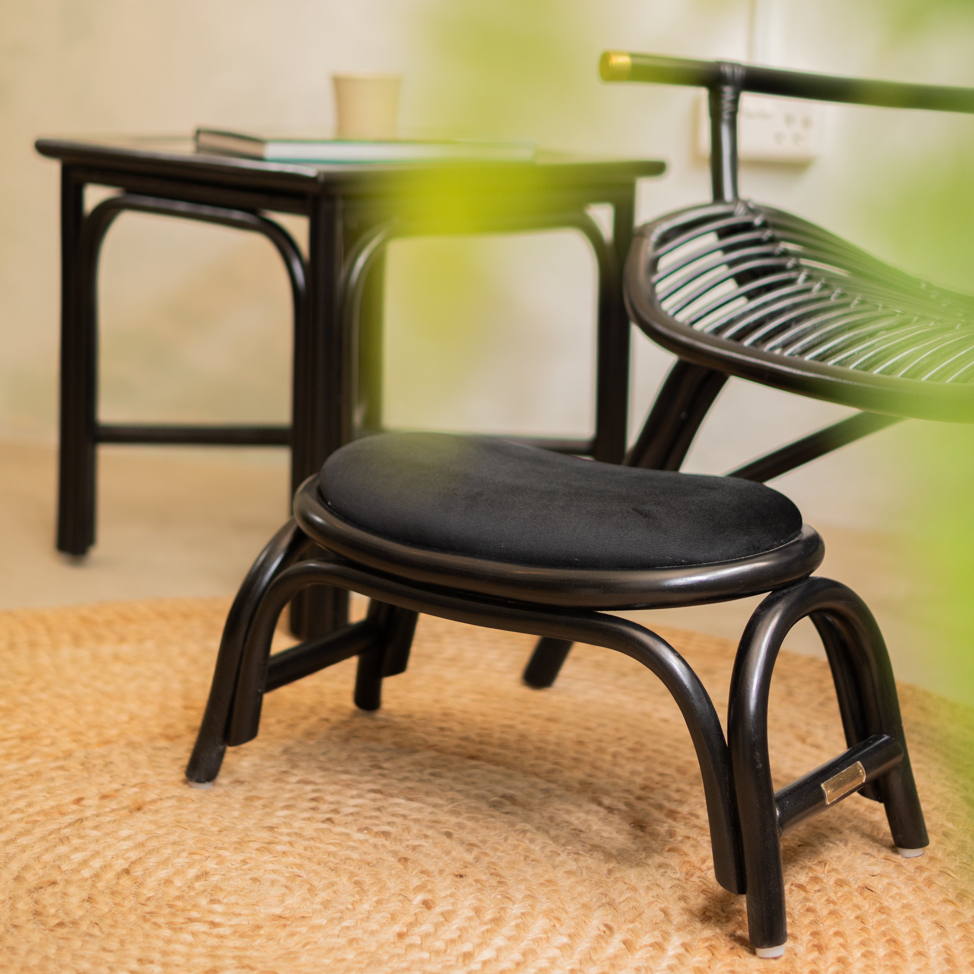 LINN Gardening Stool - Black, Upholstered